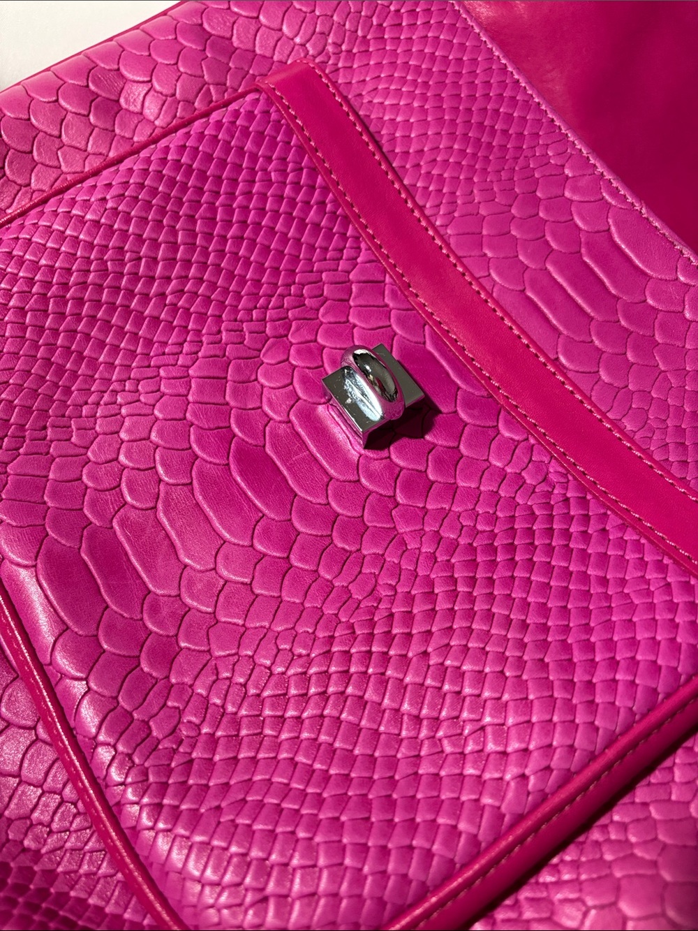 Longchamp Bright Pink Women's Shoulder Bag - Picture 7 of 9